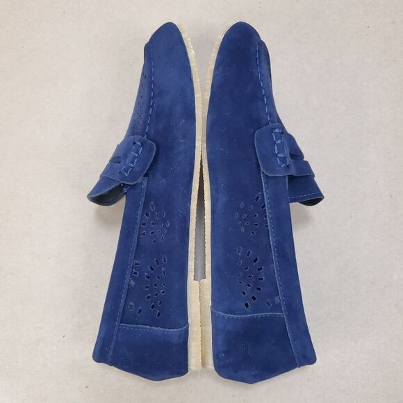 Rosy Velvet Textured Perforated Loafer - Picture 9 of 14